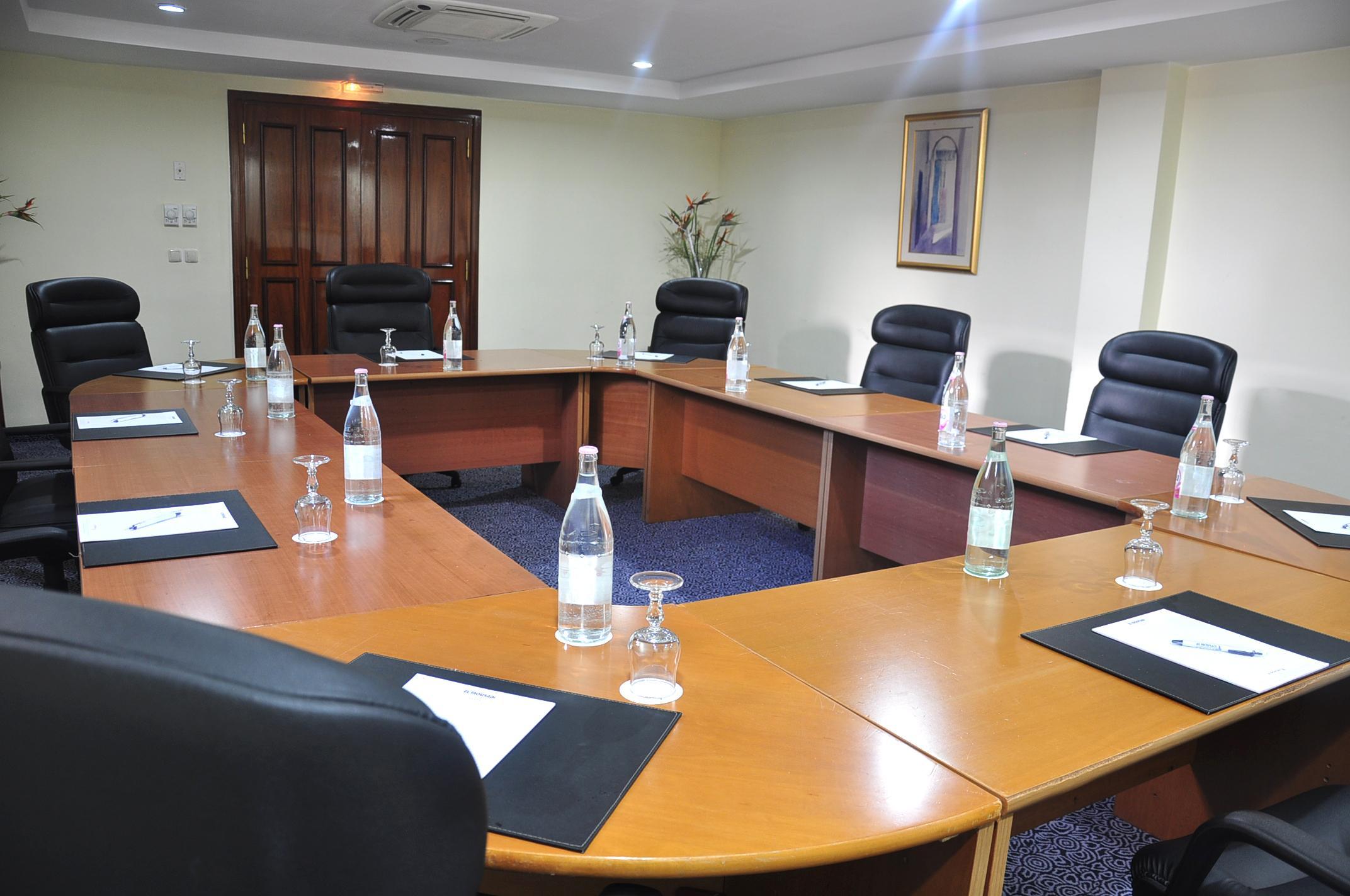 El Mouradi Gammarth Hotel Buitenkant foto A boardroom at a hotel