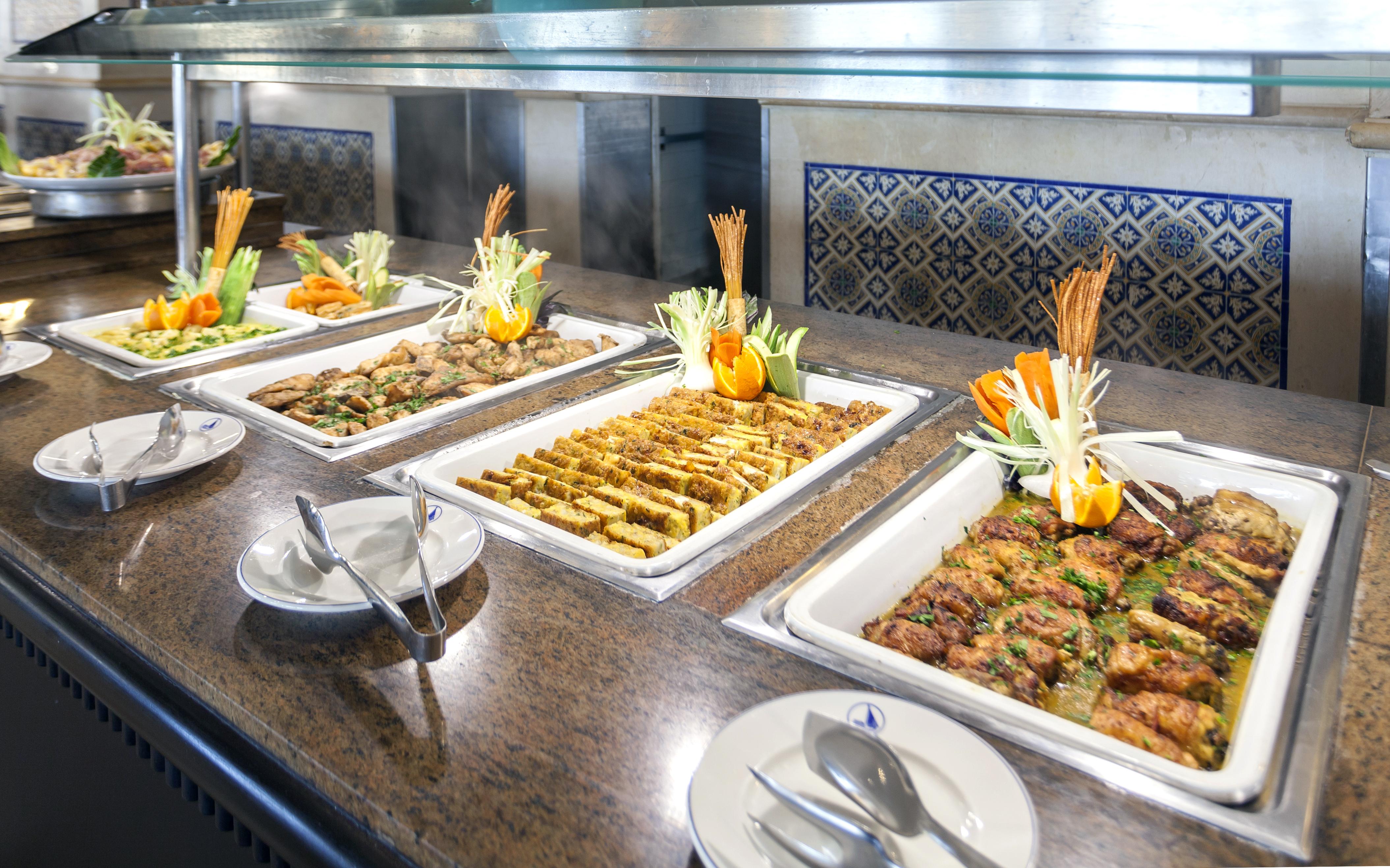El Mouradi Gammarth Hotel Buitenkant foto Buffet at a hotel