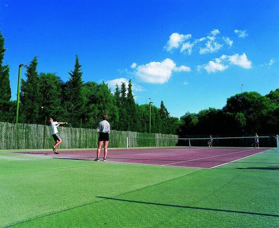 El Mouradi Gammarth Hotel Buitenkant foto Tennis at the University of Roehampton