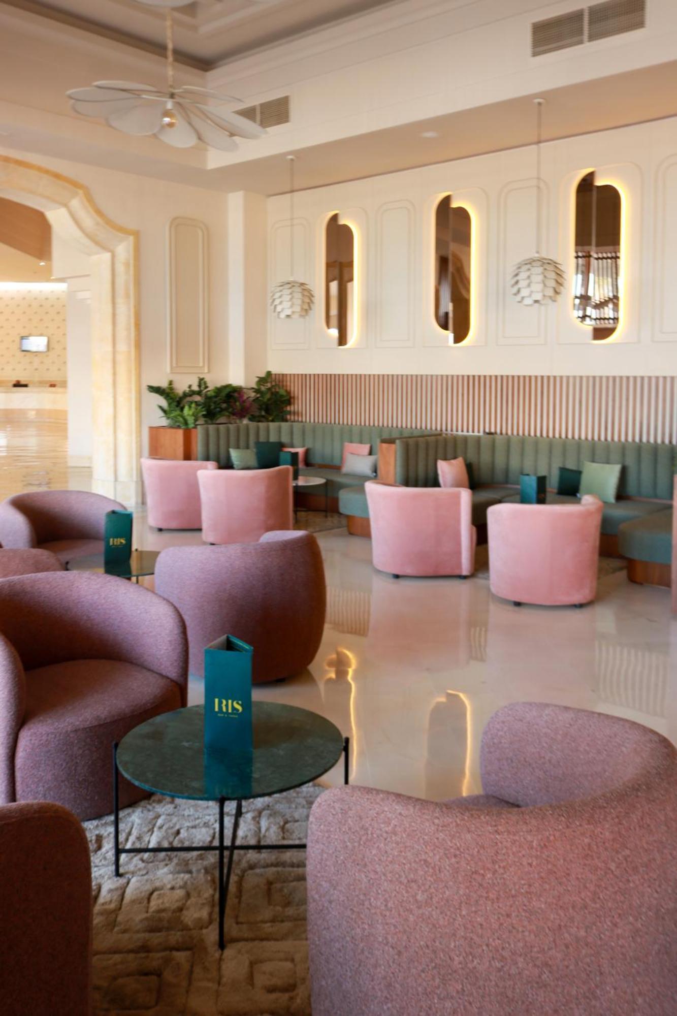 El Mouradi Gammarth Hotel Buitenkant foto IRIS Lounge at Hamad International Airport