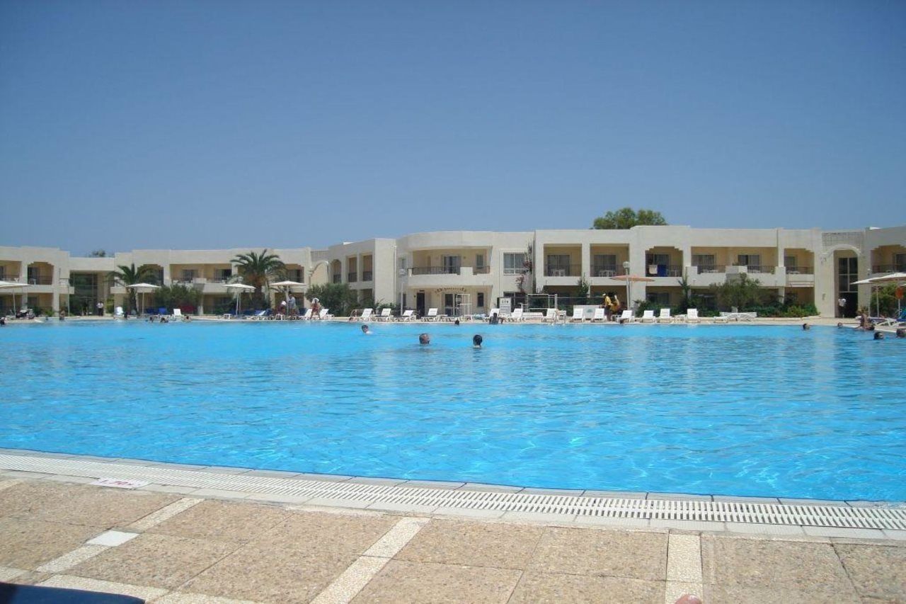 El Mouradi Gammarth Hotel Buitenkant foto The pool at the Grand Hotel